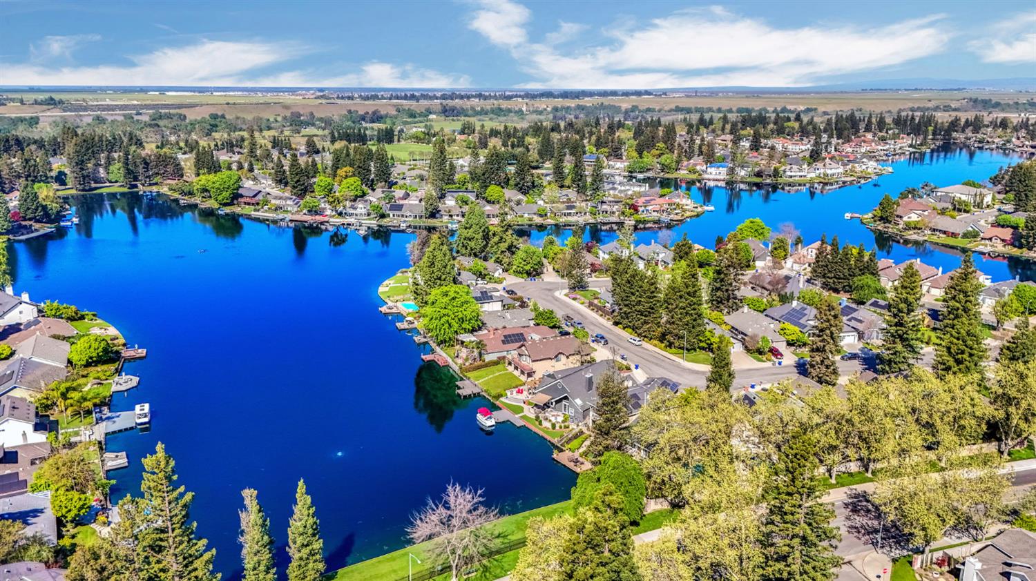 754 E Robin Ln, Fresno, CA 93730