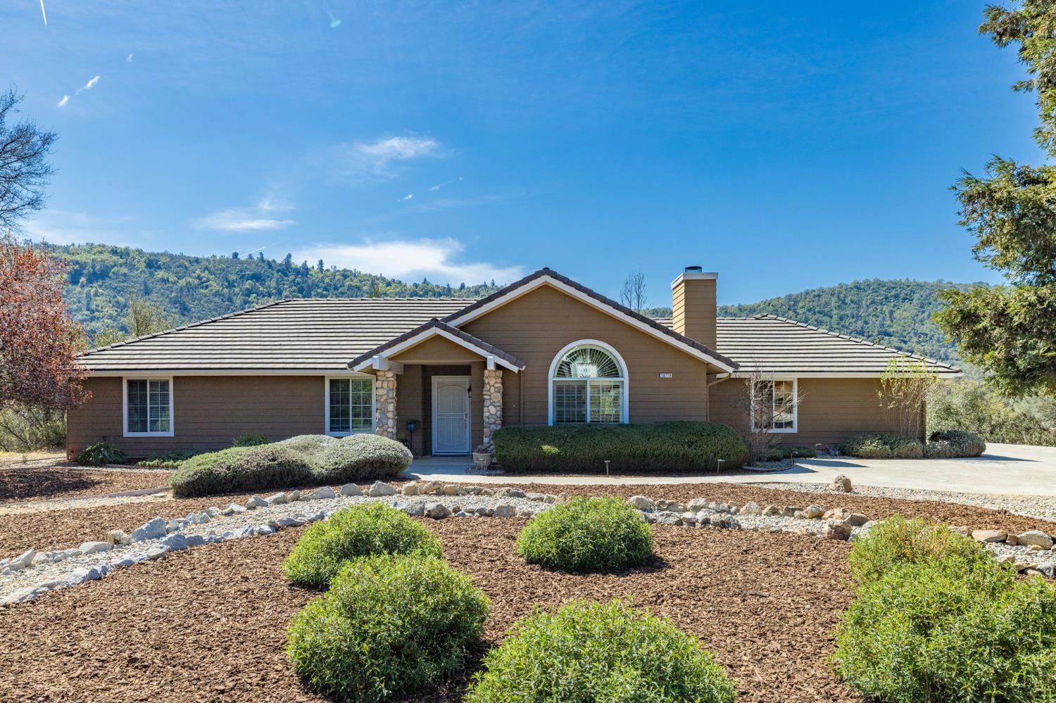 38778 Goldenrod Lane, Oakhurst, CA 93644