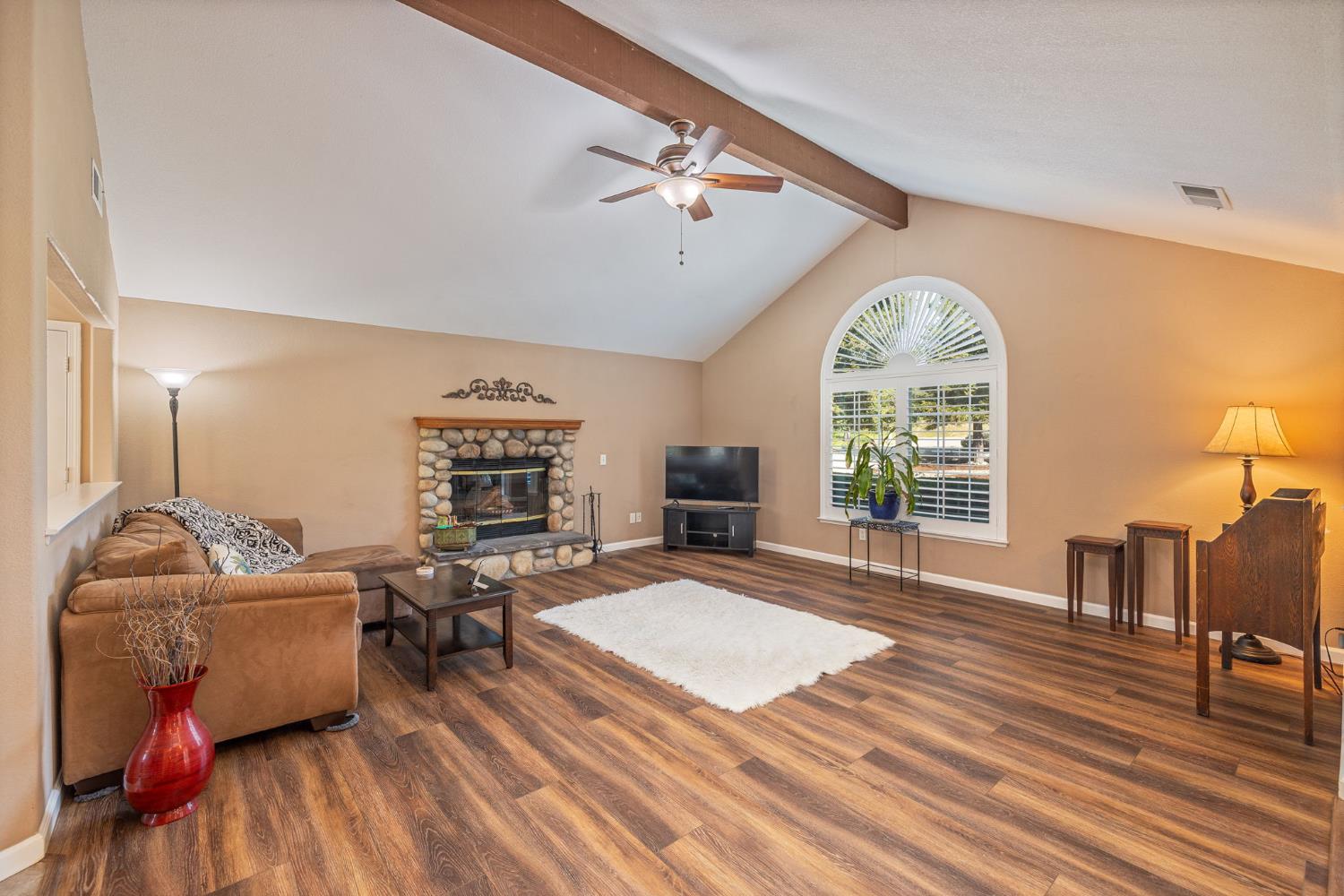 38778 Goldenrod Lane, Oakhurst, CA 93644