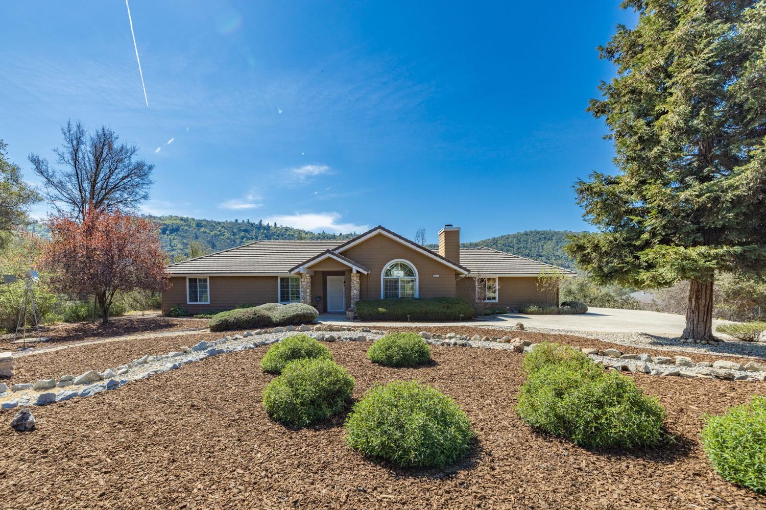 38778 Goldenrod Lane, Oakhurst, CA 93644