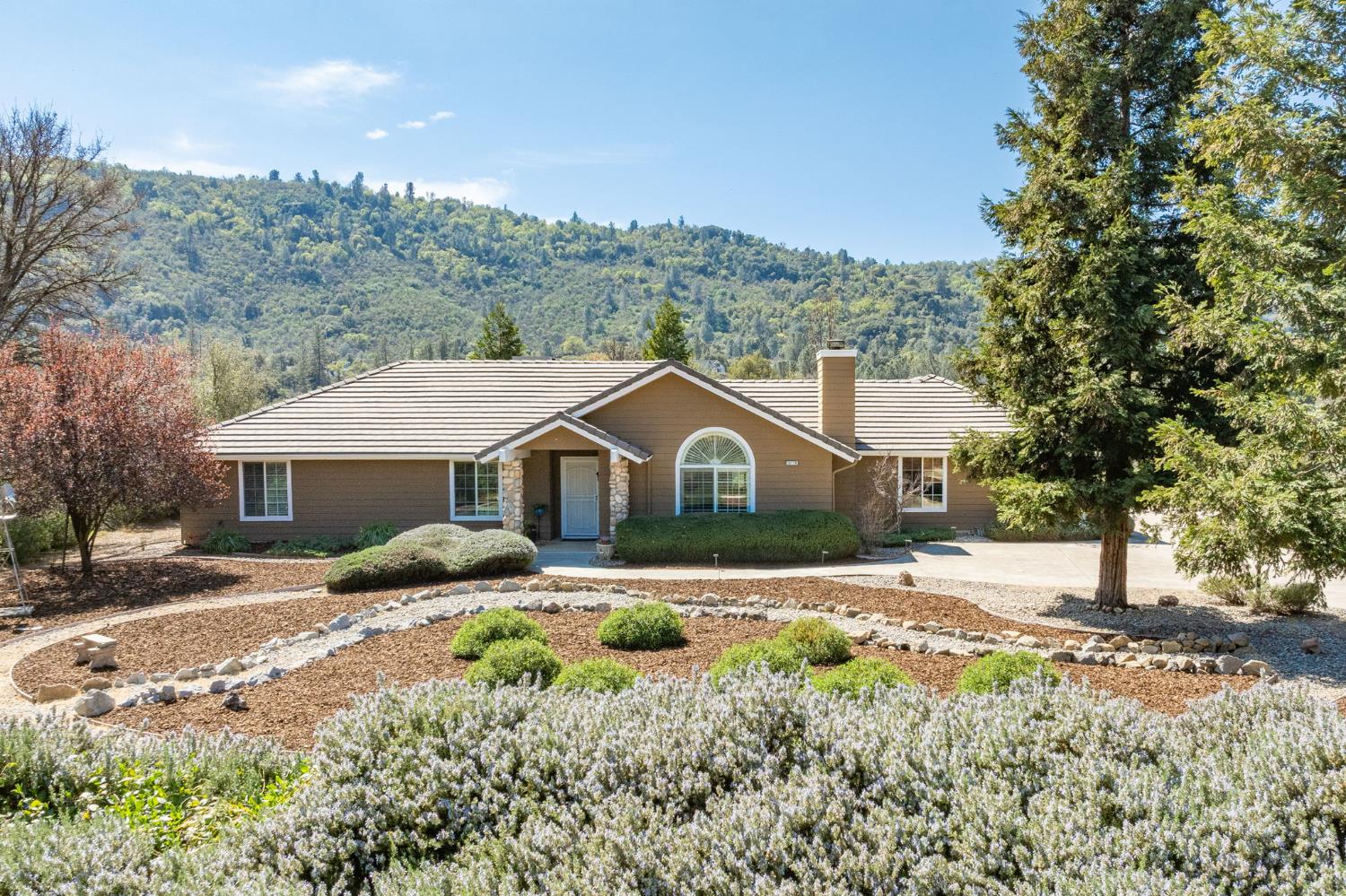 38778 Goldenrod Lane, Oakhurst, CA 93644