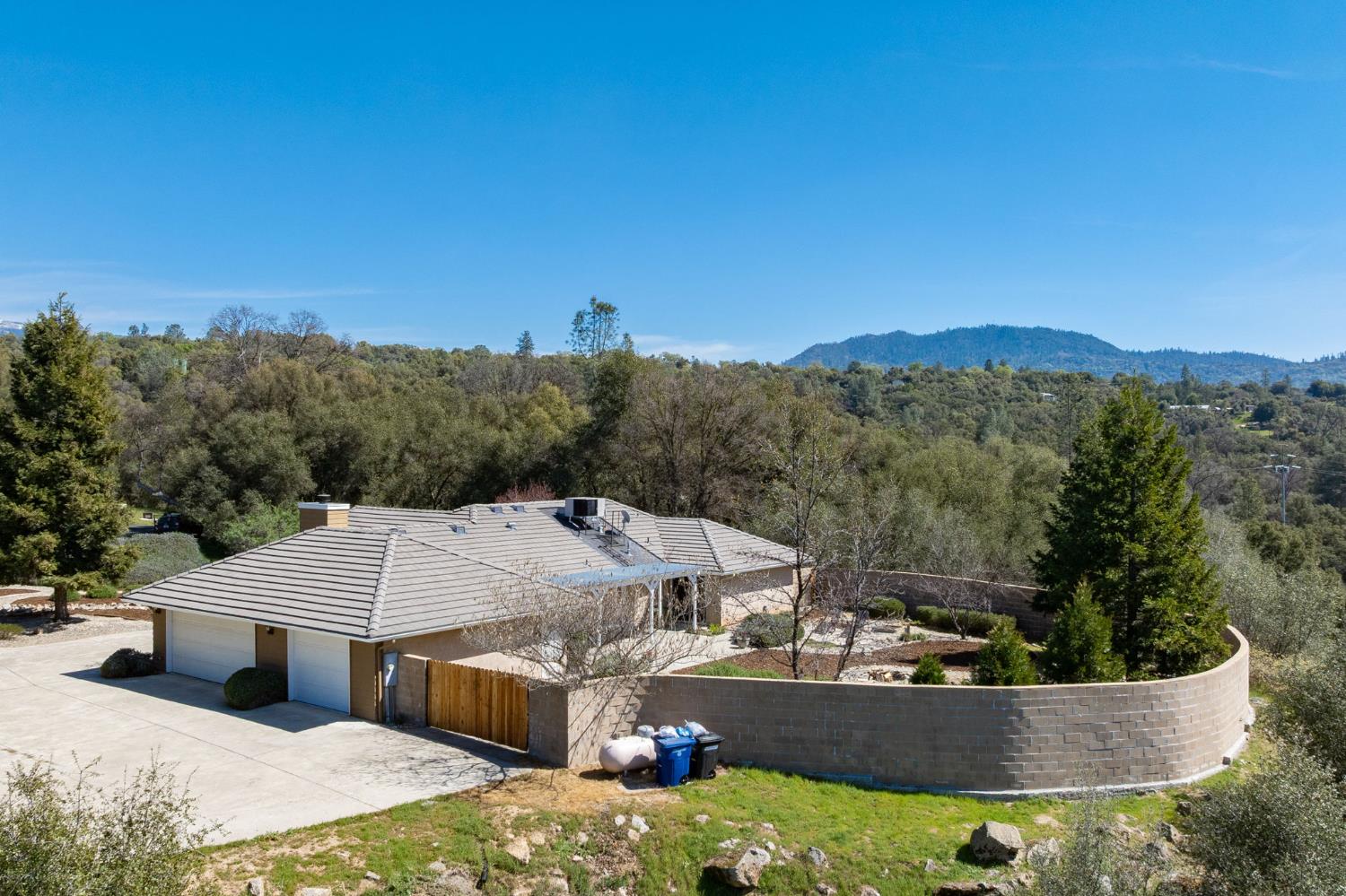 38778 Goldenrod Lane, Oakhurst, CA 93644