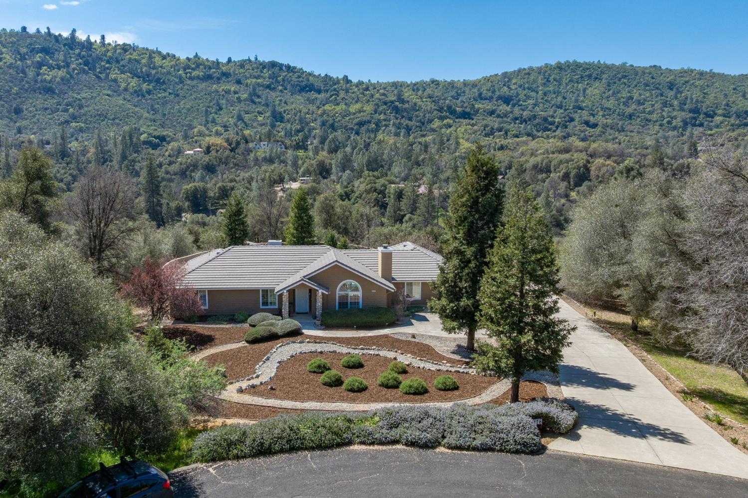 38778 Goldenrod Lane, Oakhurst, CA 93644