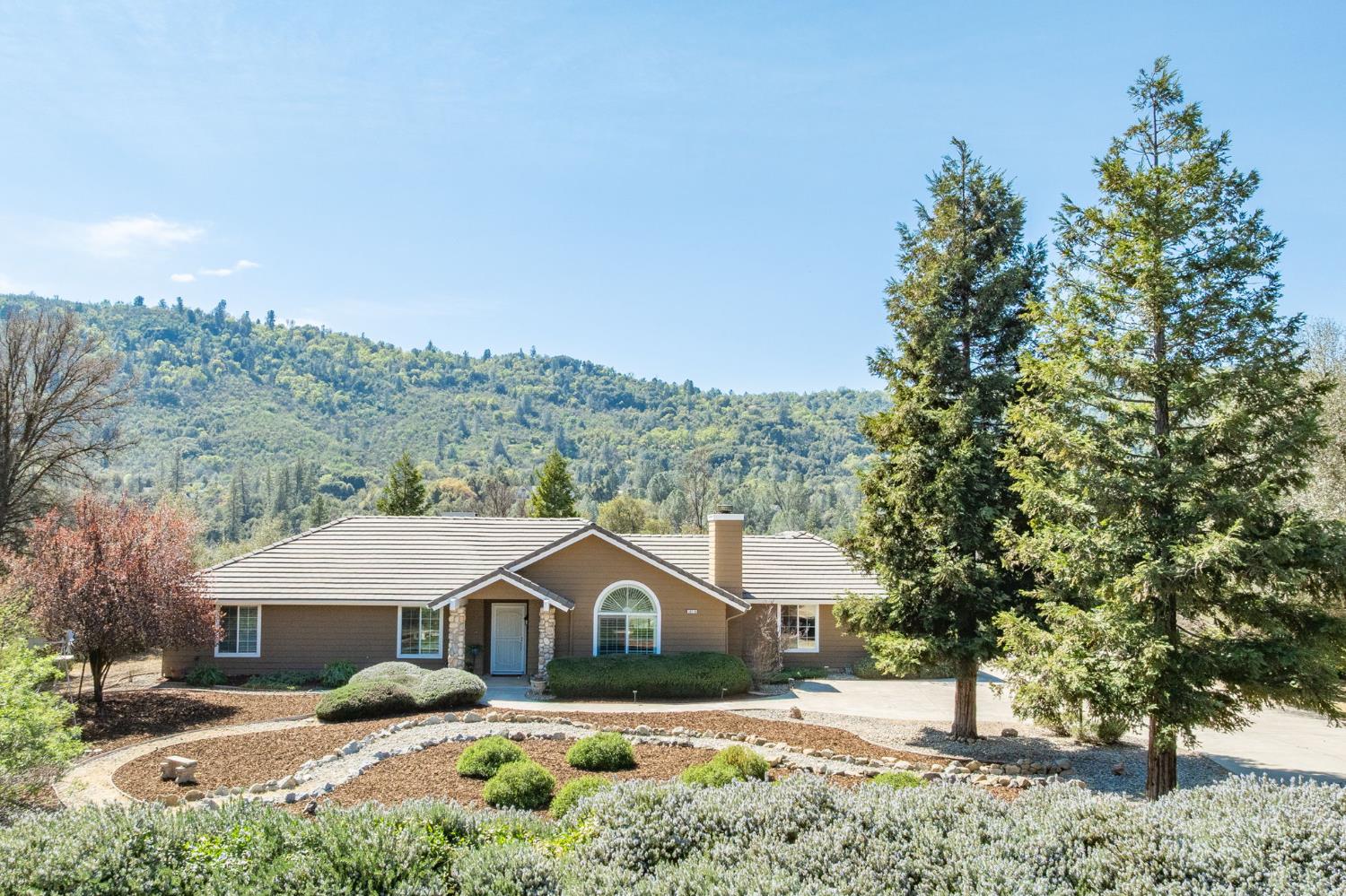 38778 Goldenrod Lane, Oakhurst, CA 93644