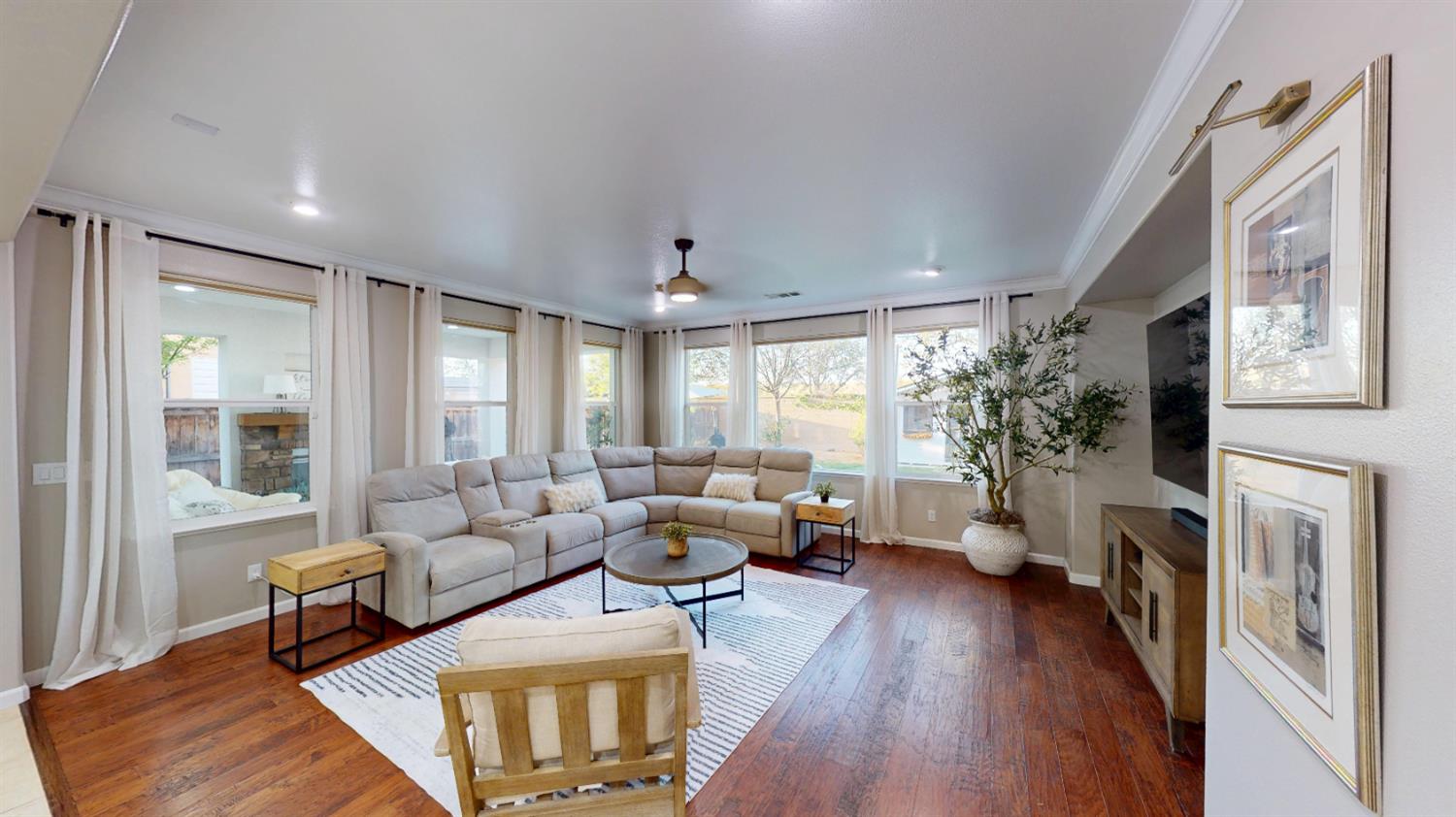 4153 Serena Ave, Clovis, CA 93619