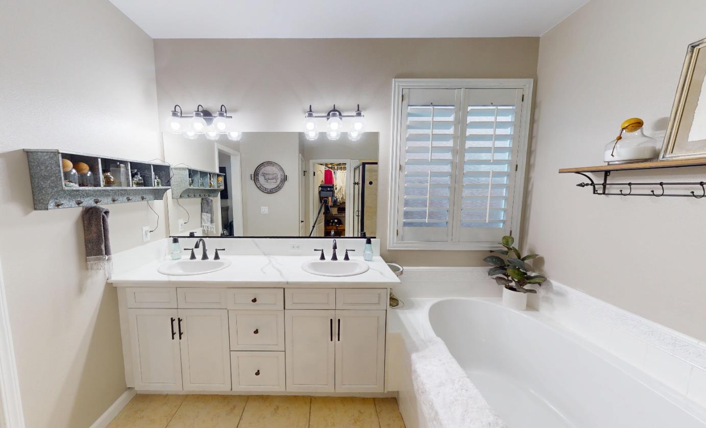 4153 Serena Ave, Clovis, CA 93619