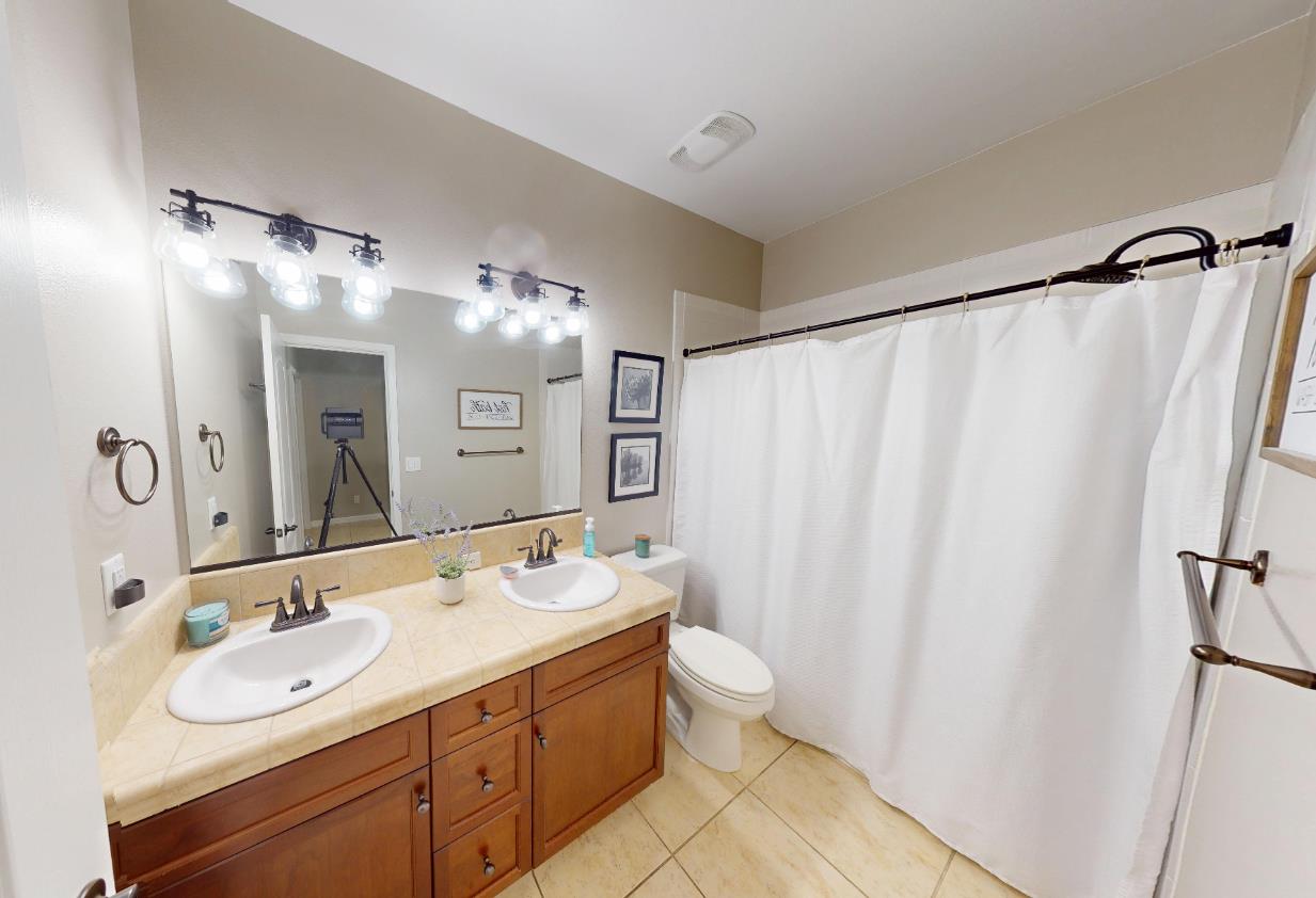 4153 Serena Ave, Clovis, CA 93619