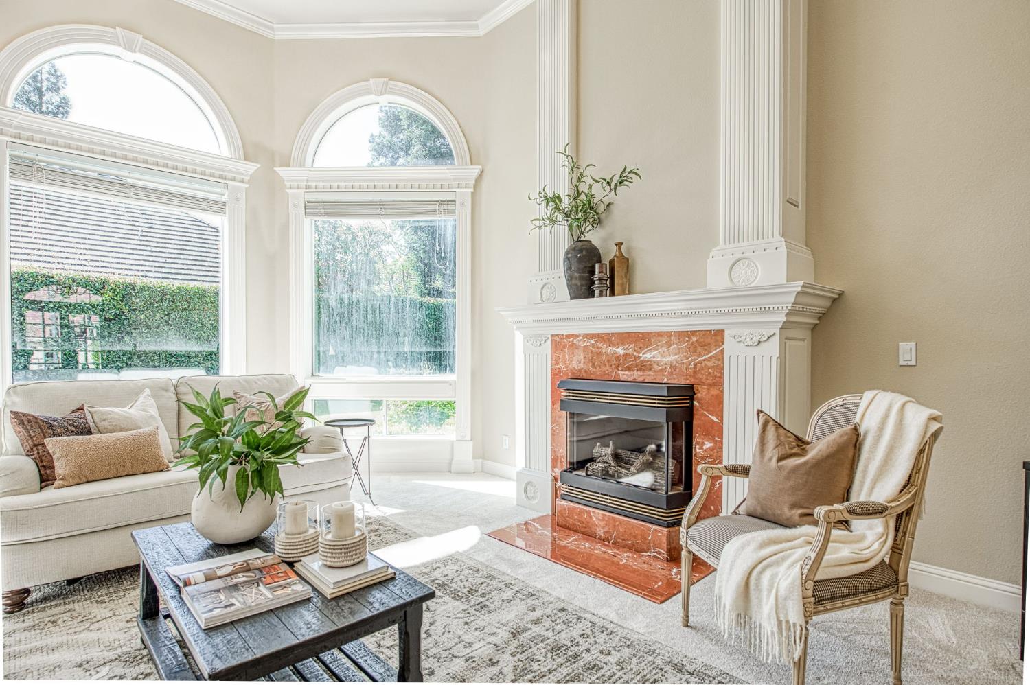 1533 E Forest Oaks Dr, Fresno, CA 93730