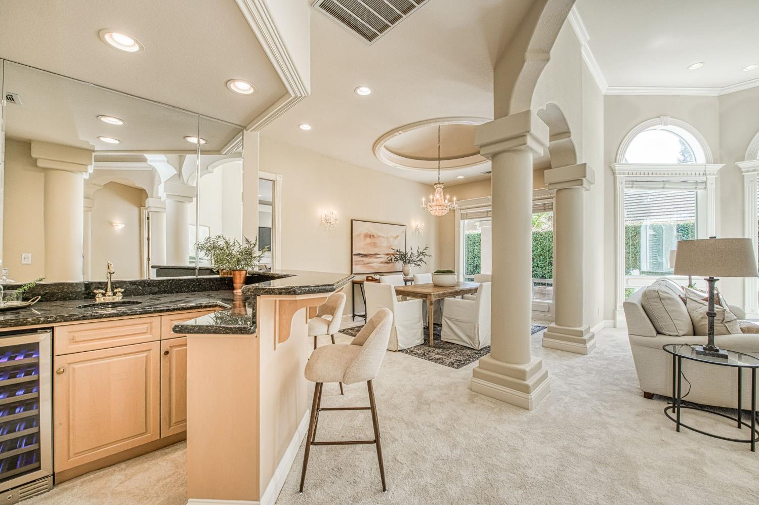 1533 E Forest Oaks Dr, Fresno, CA 93730