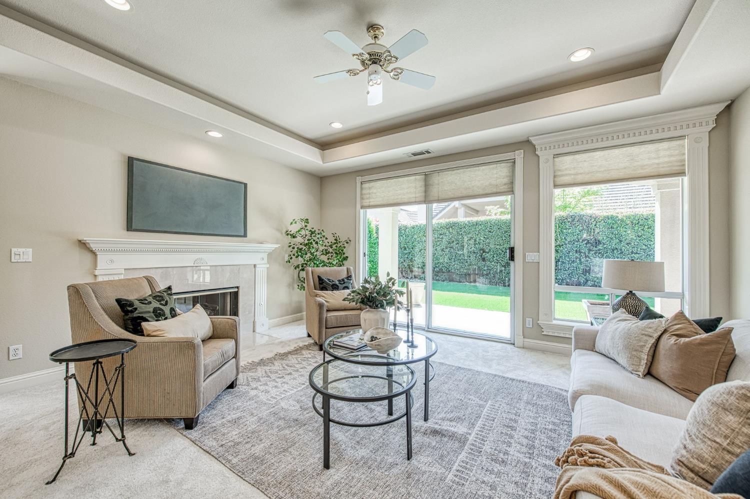 1533 E Forest Oaks Dr, Fresno, CA 93730