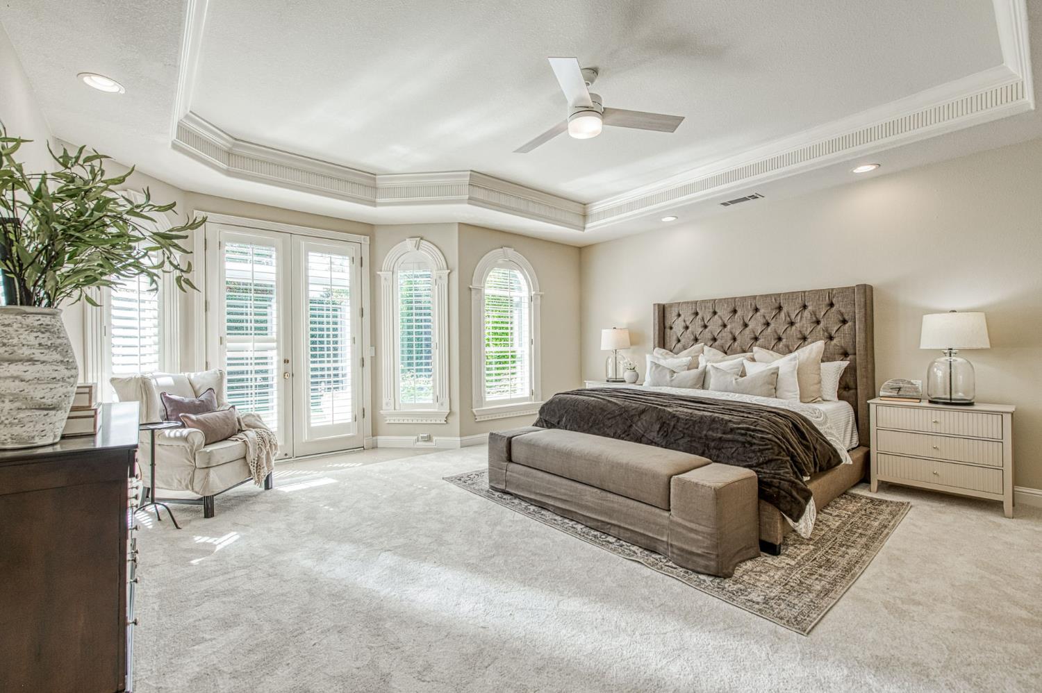 1533 E Forest Oaks Dr, Fresno, CA 93730