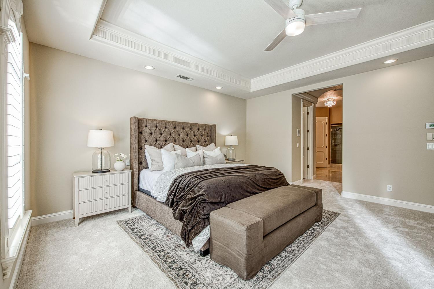 1533 E Forest Oaks Dr, Fresno, CA 93730