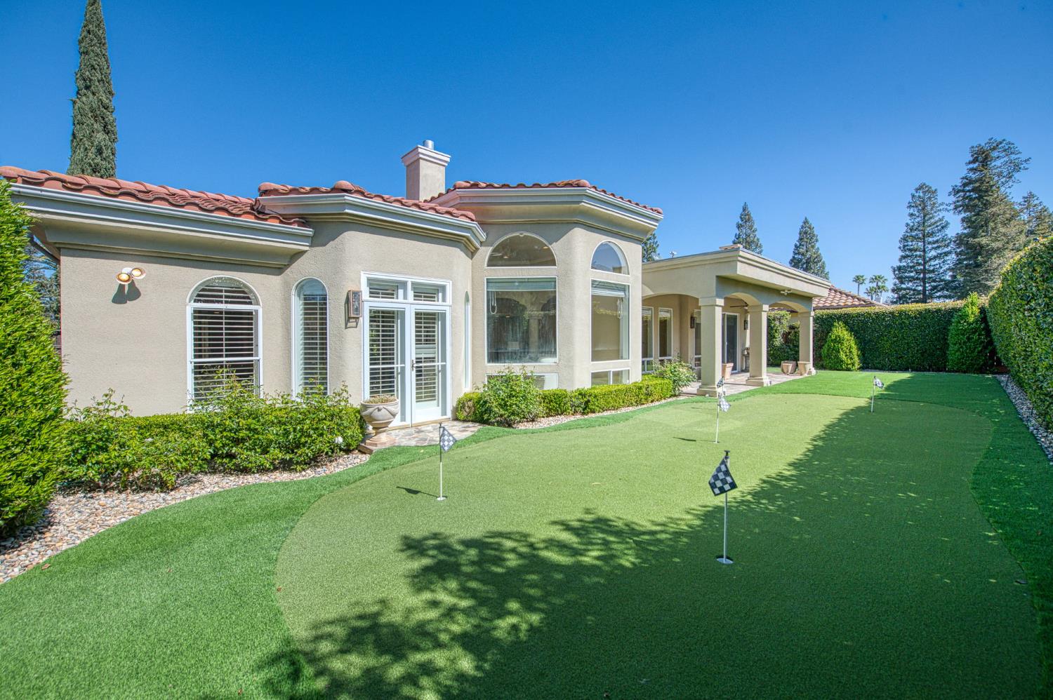 1533 E Forest Oaks Dr, Fresno, CA 93730