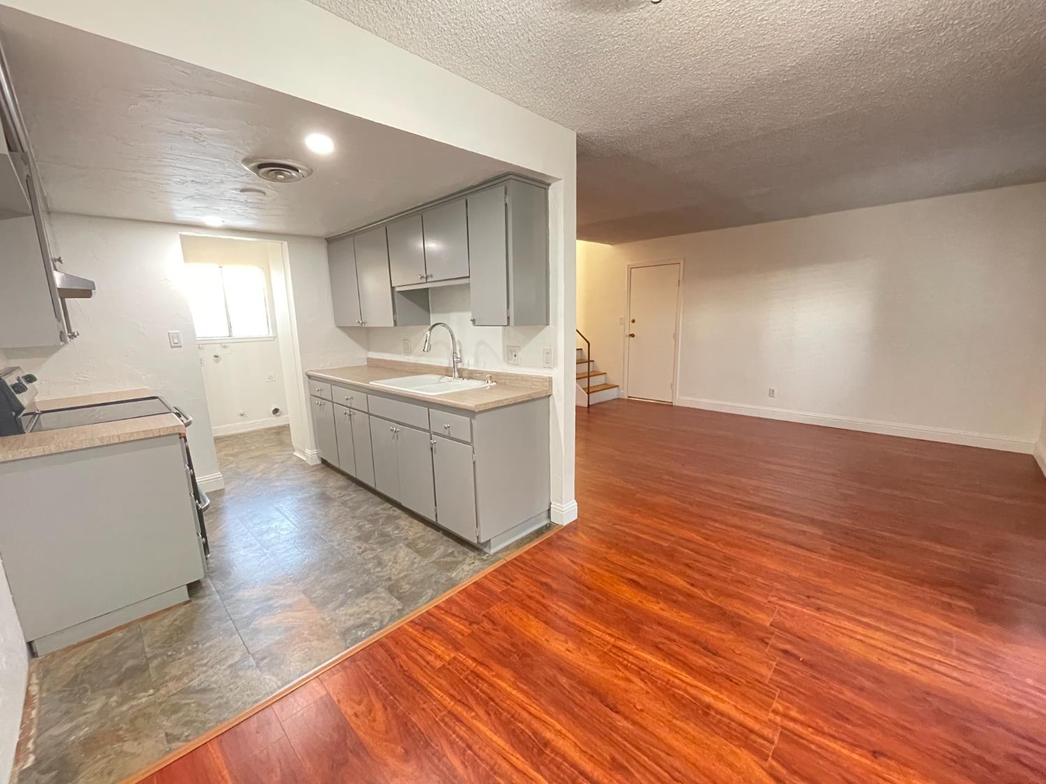 4929 N Winery Ave, Fresno, CA 93726