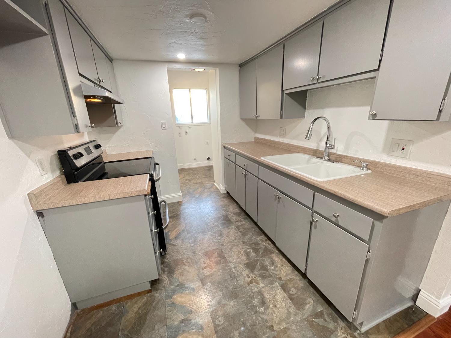 4929 N Winery Ave, Fresno, CA 93726