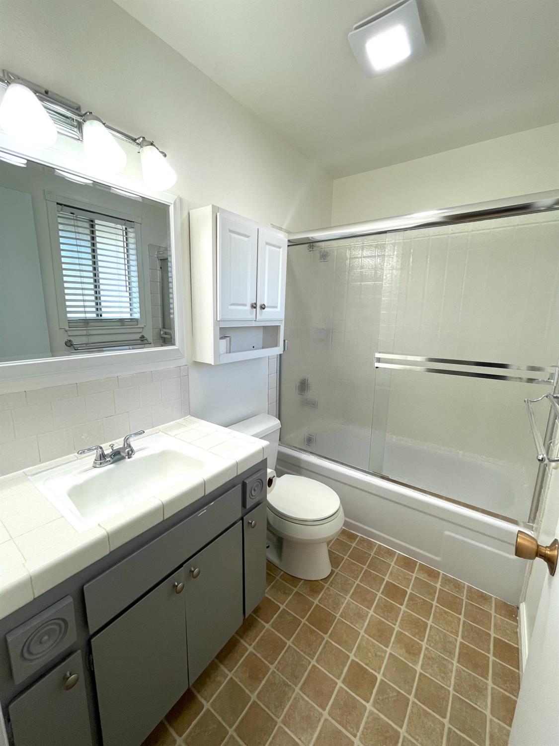 4929 N Winery Ave, Fresno, CA 93726