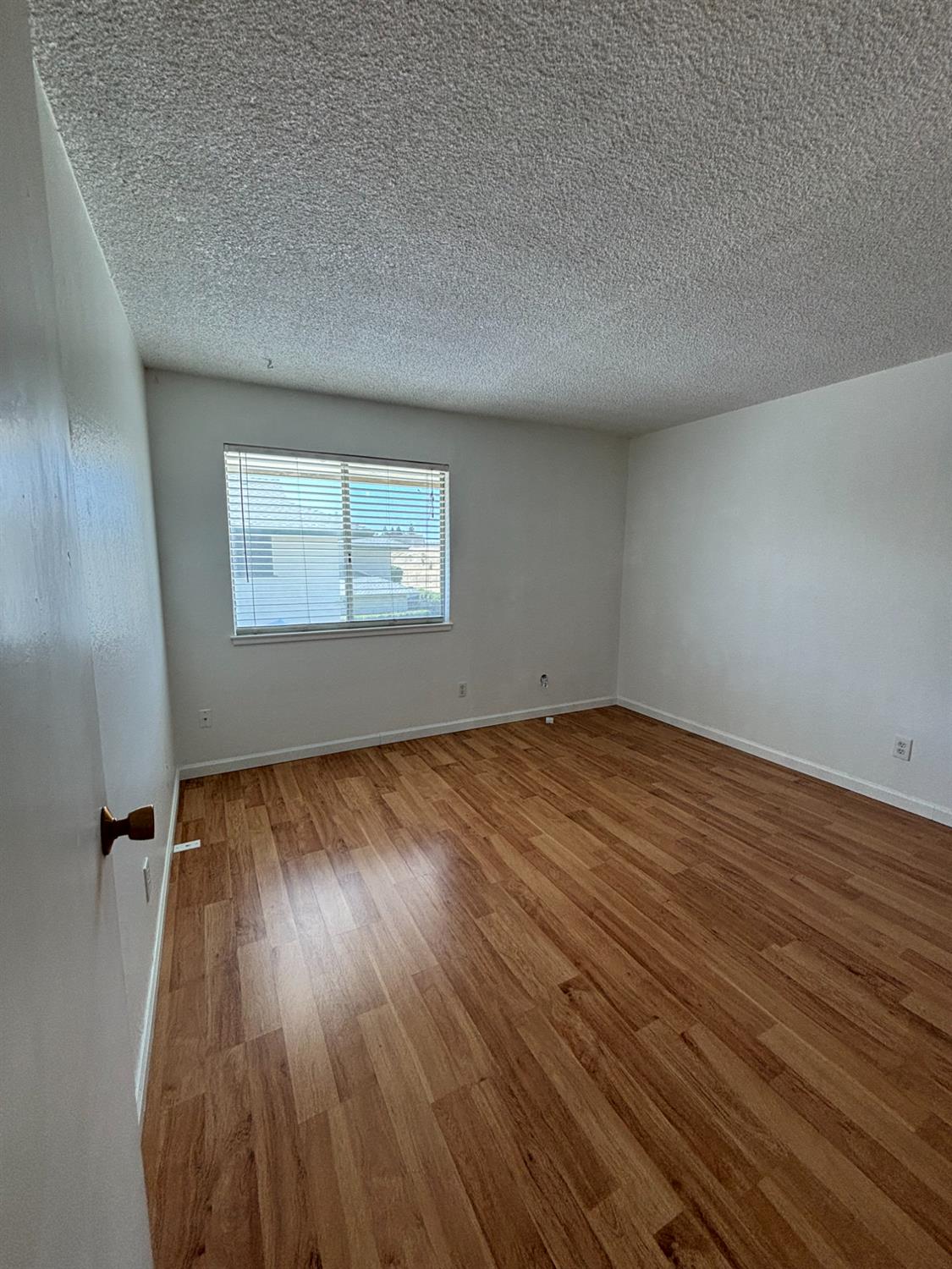 4929 N Winery Ave, Fresno, CA 93726