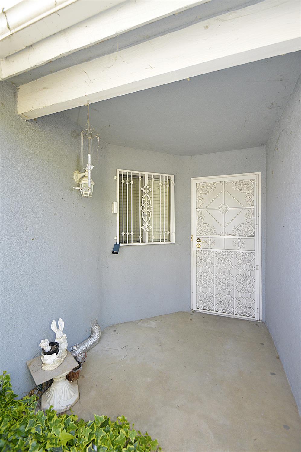 2037 E Decatur Ave, Fresno, CA 93720