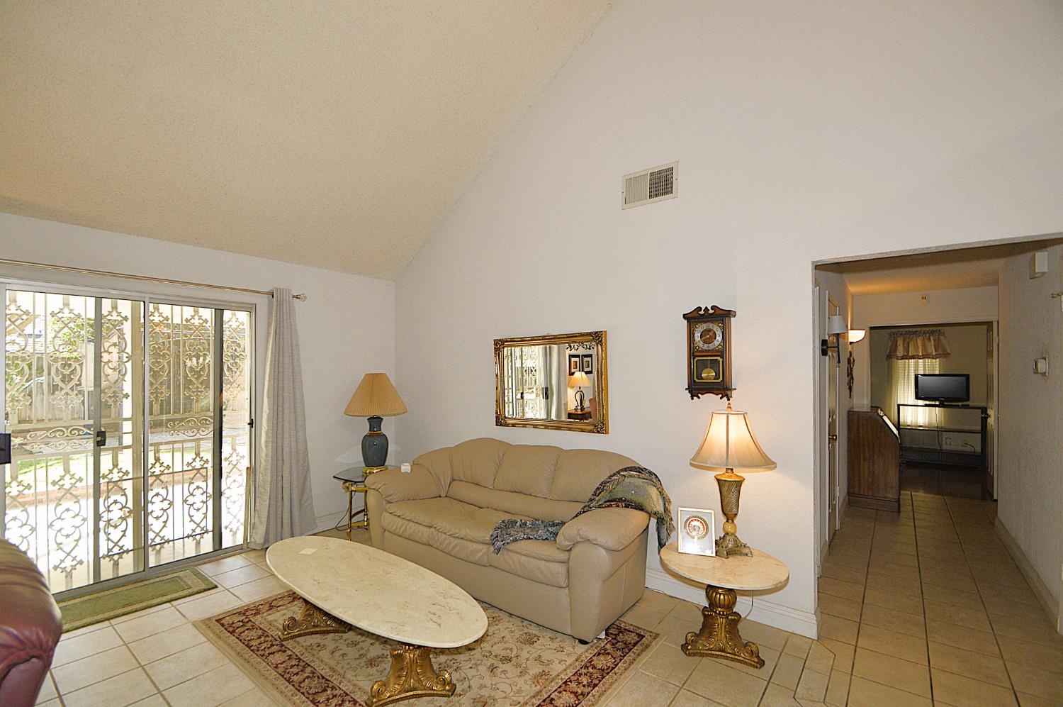 2037 E Decatur Ave, Fresno, CA 93720