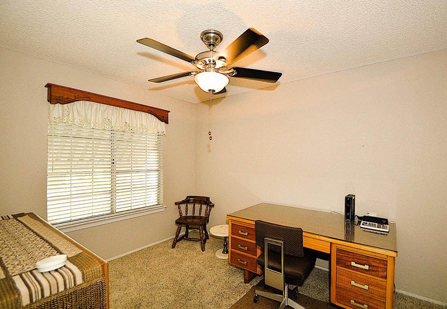 2037 E Decatur Ave, Fresno, CA 93720