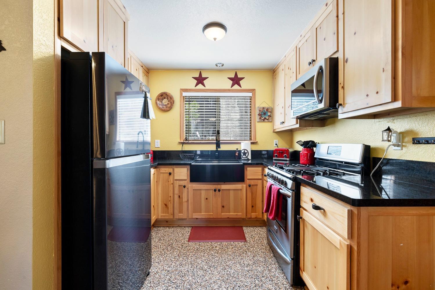 42316 Blue Meadow Ln, Shaver Lake, CA 93664