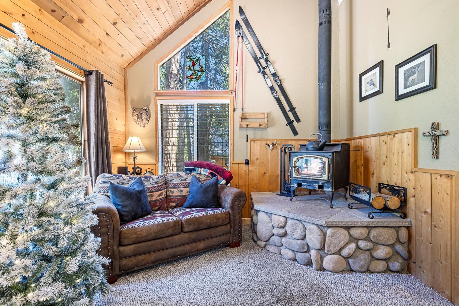 42316 Blue Meadow Ln, Shaver Lake, CA 93664