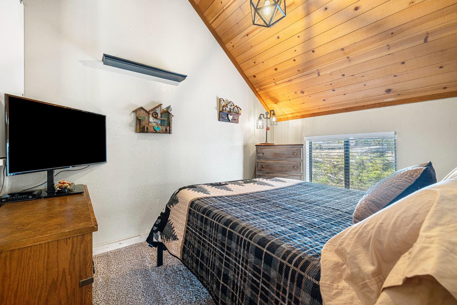 42316 Blue Meadow Ln, Shaver Lake, CA 93664