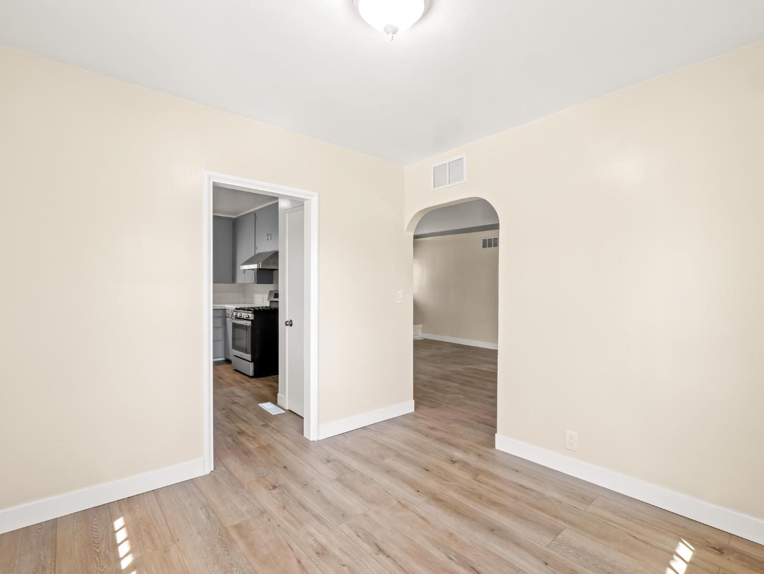 5017 E Washington Ave, Fresno, CA 93727