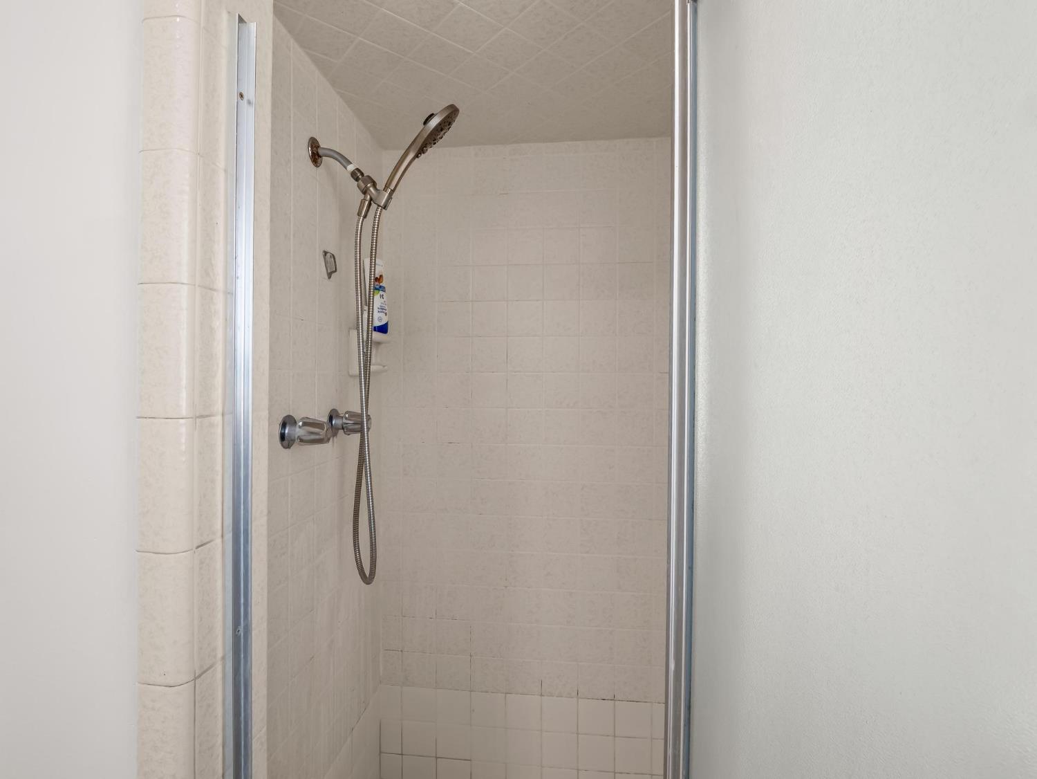 5017 E Washington Ave, Fresno, CA 93727