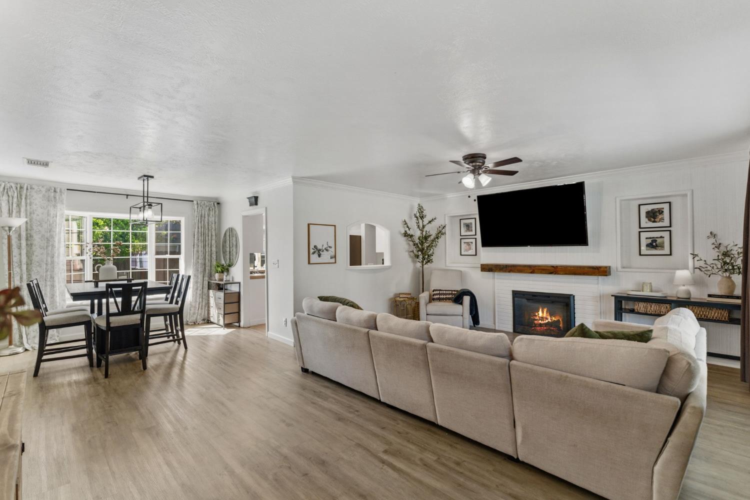 3144 E Sussex Way, Fresno, CA 93726