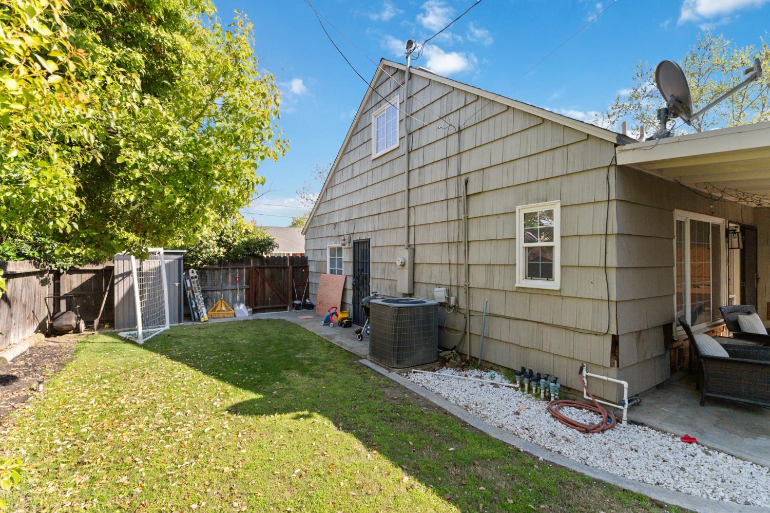 3144 E Sussex Way, Fresno, CA 93726