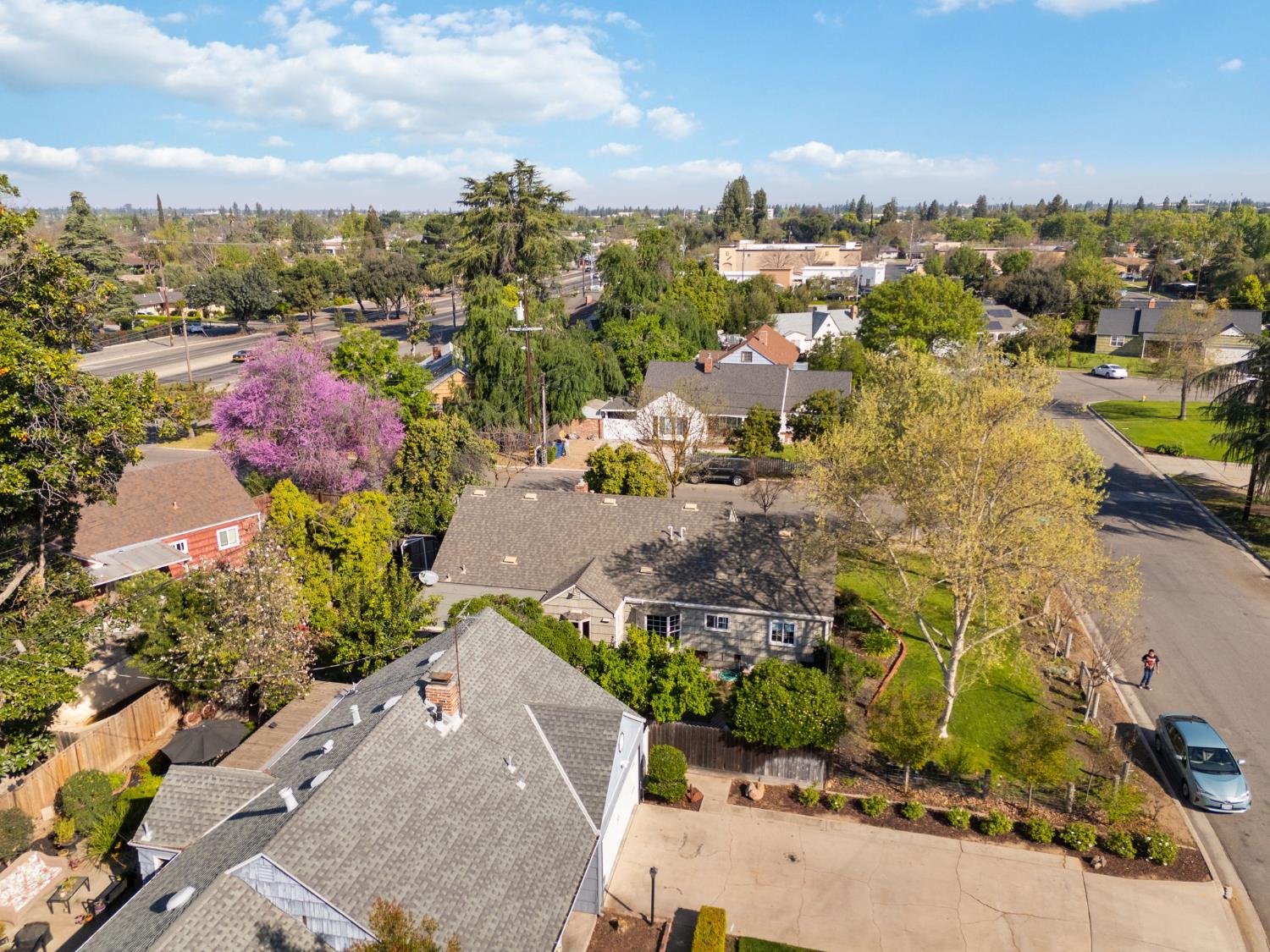 3144 E Sussex Way, Fresno, CA 93726