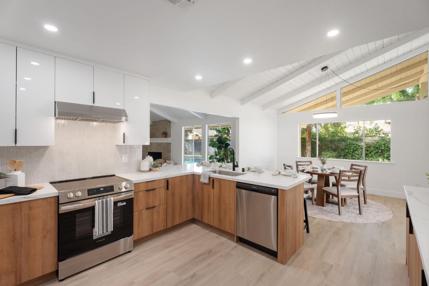 2740 W San Madele Ave, Fresno, CA 39711