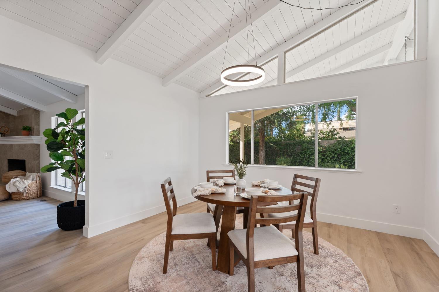 2740 W San Madele Ave, Fresno, CA 39711