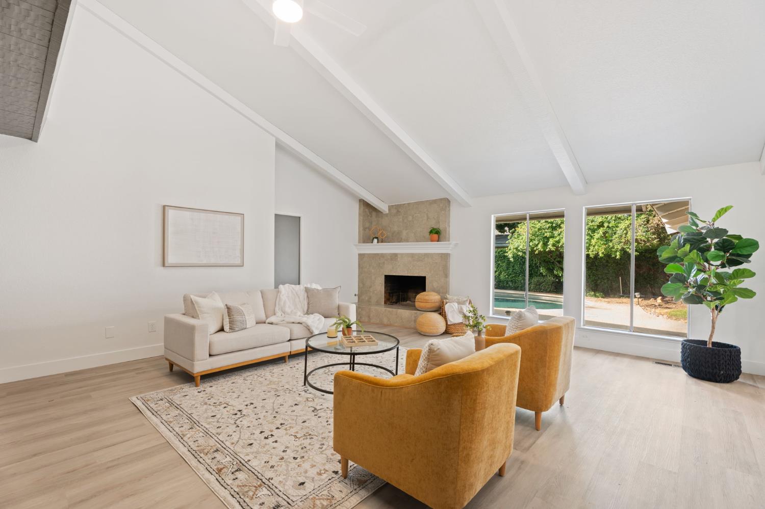 2740 W San Madele Ave, Fresno, CA 39711