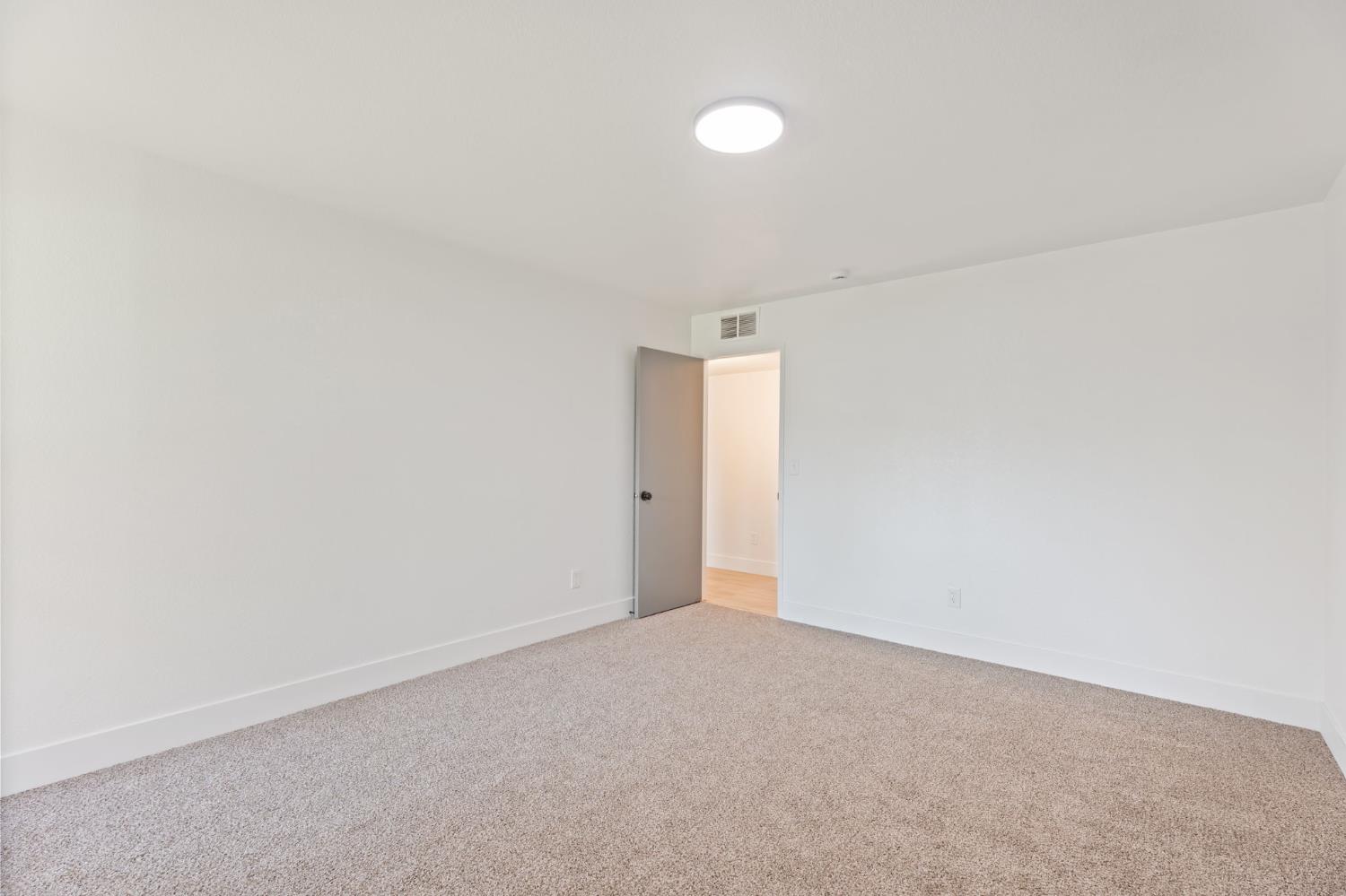 2740 W San Madele Ave, Fresno, CA 39711