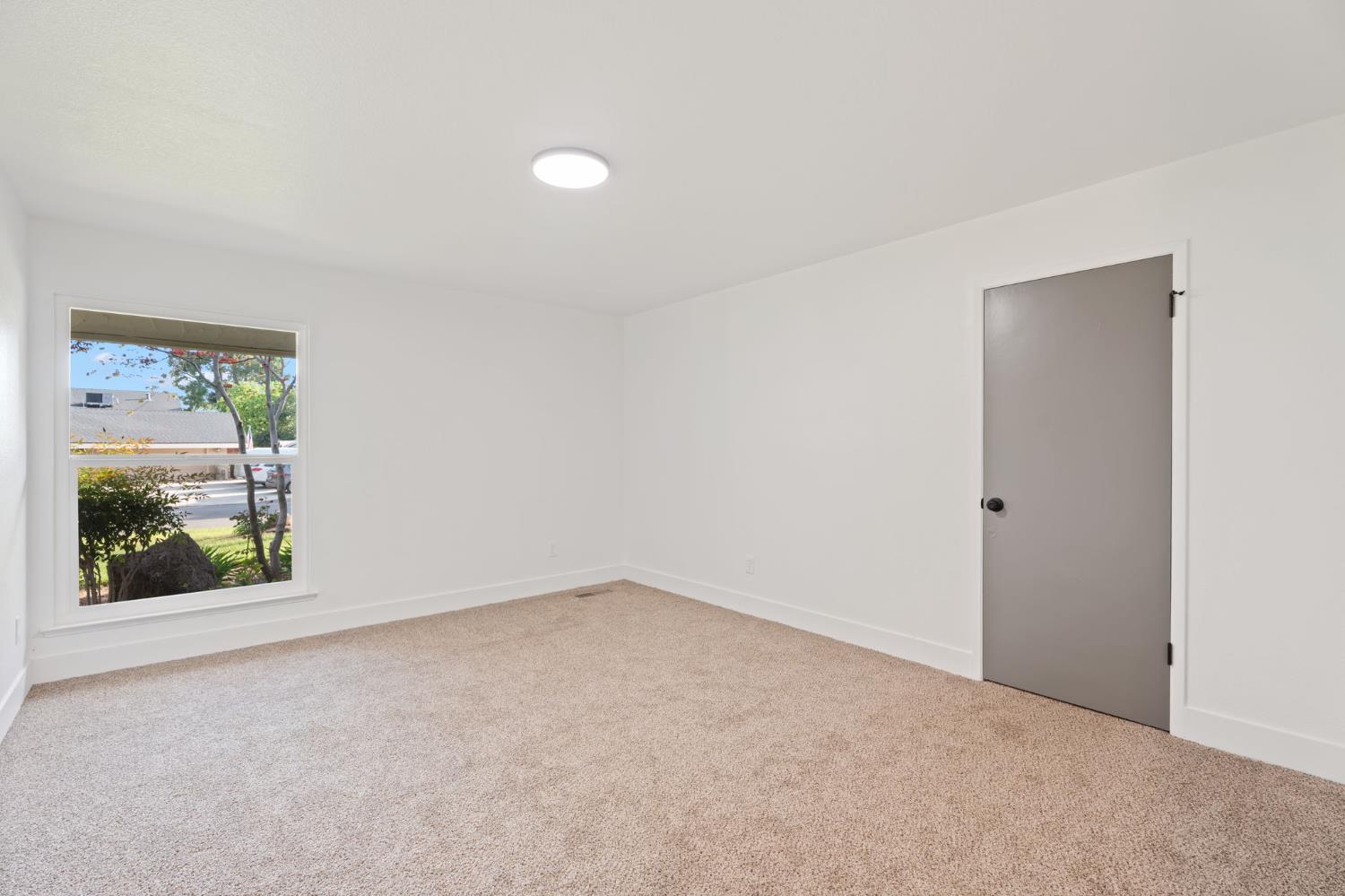 2740 W San Madele Ave, Fresno, CA 39711