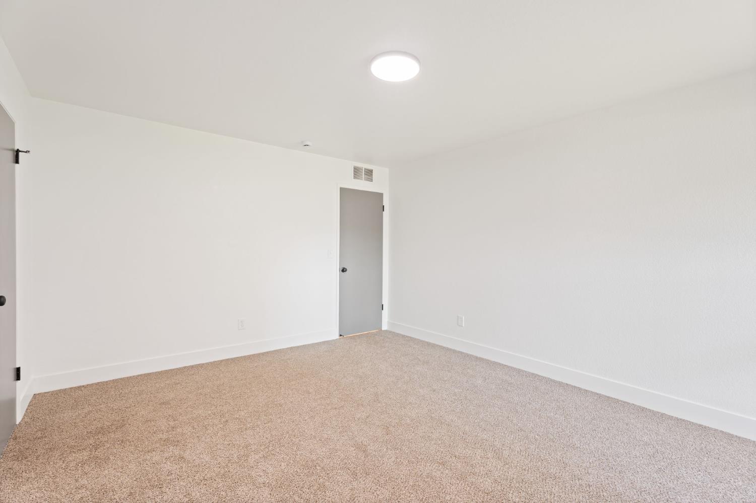 2740 W San Madele Ave, Fresno, CA 39711