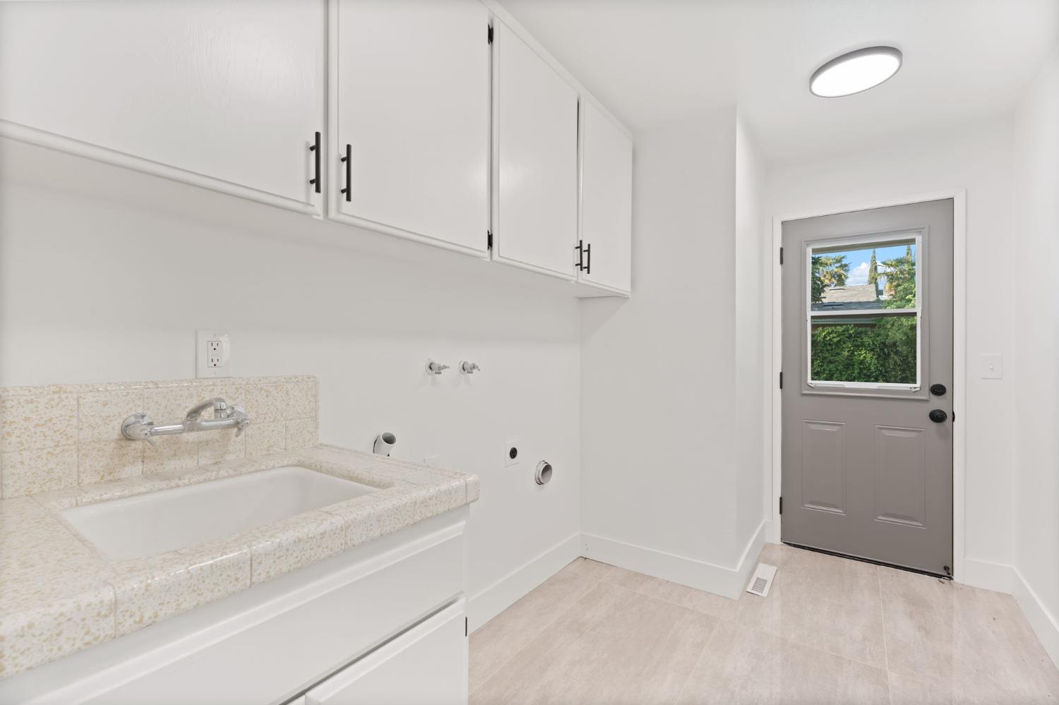 2740 W San Madele Ave, Fresno, CA 39711