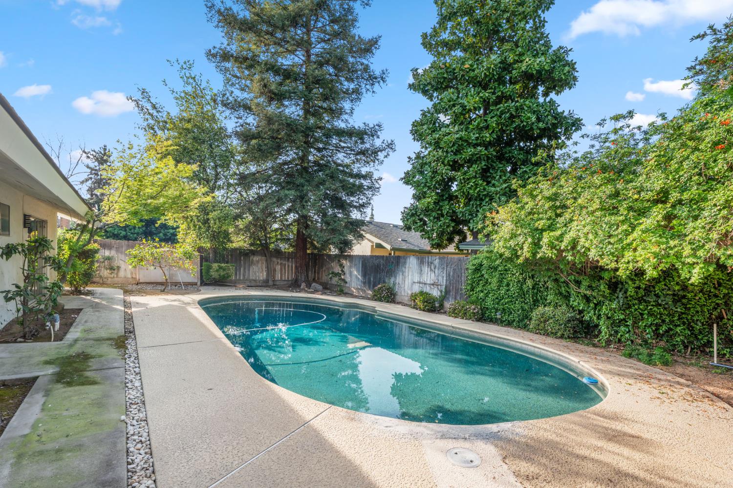 2740 W San Madele Ave, Fresno, CA 39711