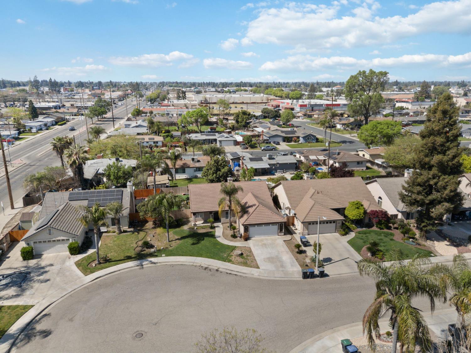 3525 S Martin Ct, Visalia, CA 93277