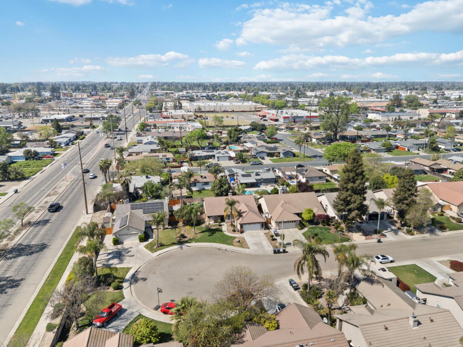 3525 S Martin Ct, Visalia, CA 93277