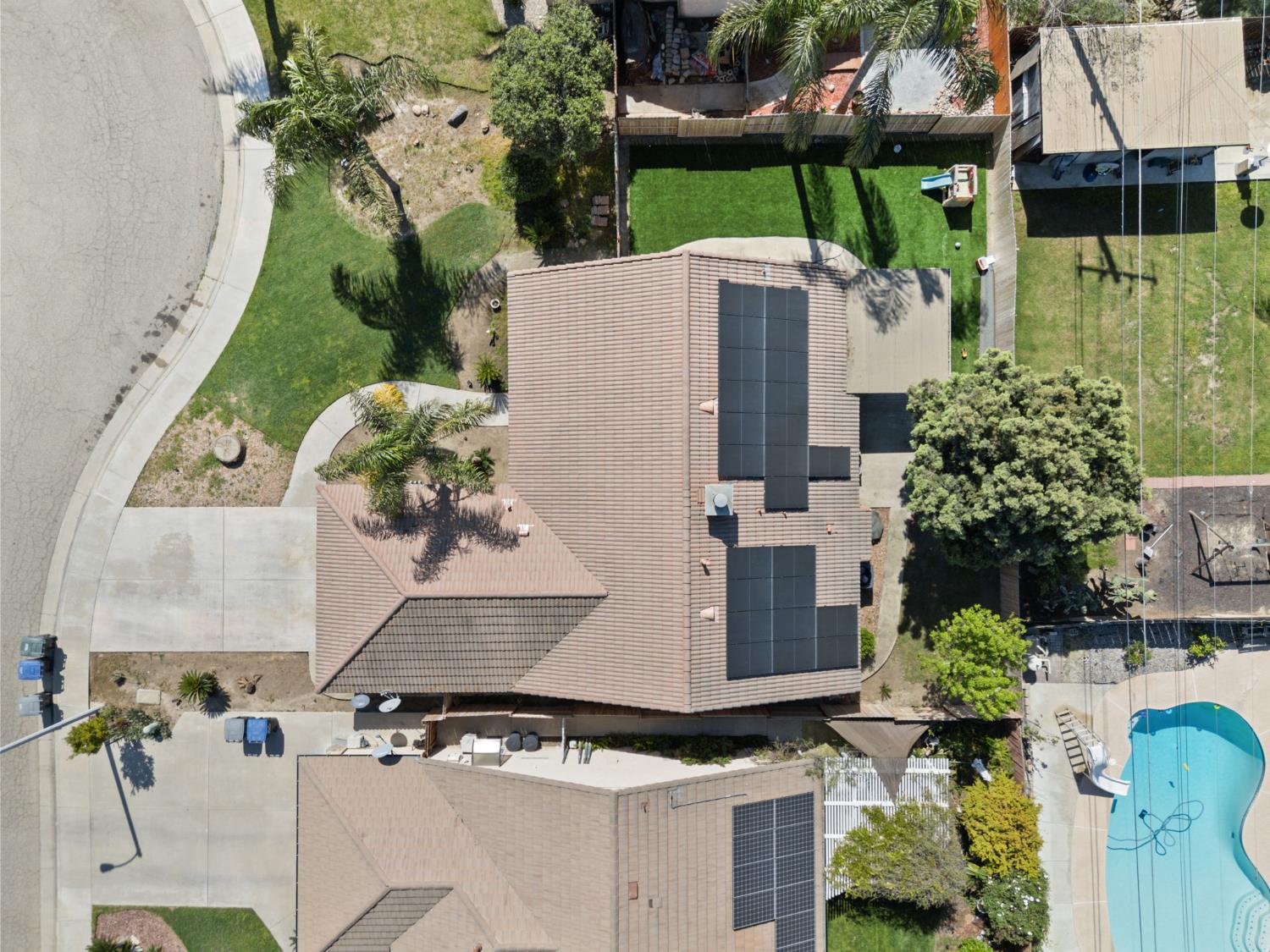 3525 S Martin Ct, Visalia, CA 93277