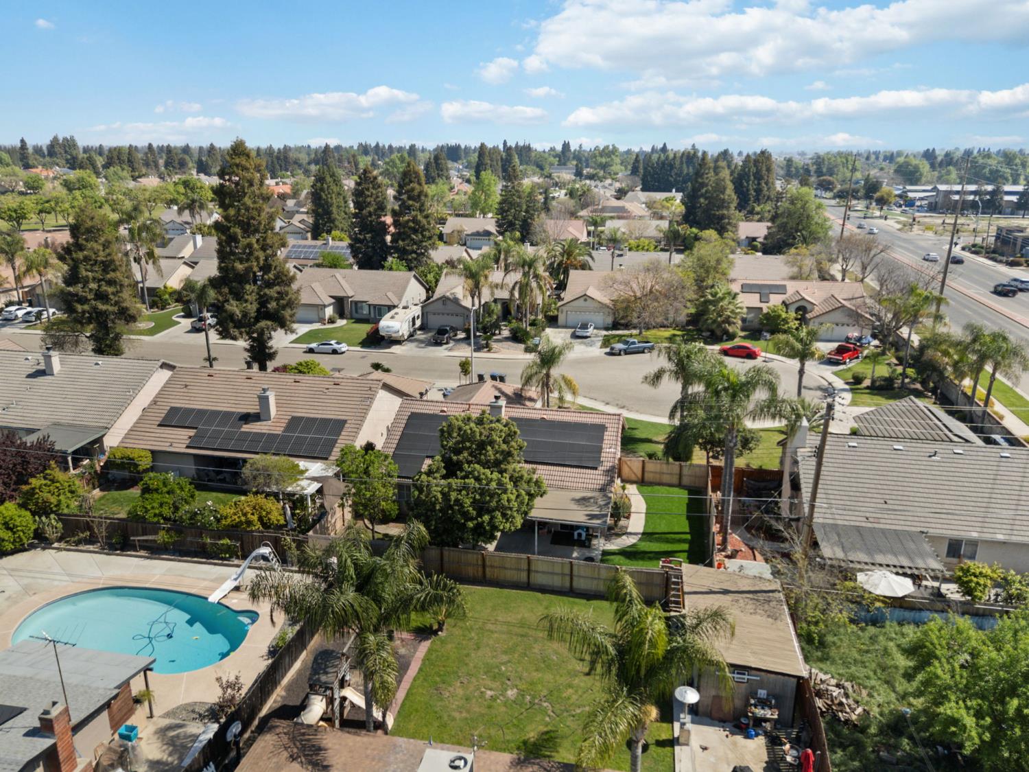 3525 S Martin Ct, Visalia, CA 93277