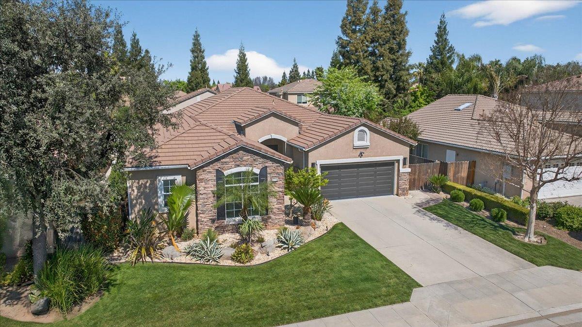 2776 E Muncie, Fresno, CA 93720