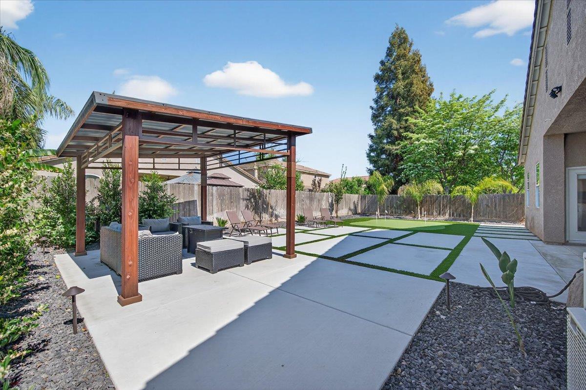 2776 E Muncie, Fresno, CA 93720