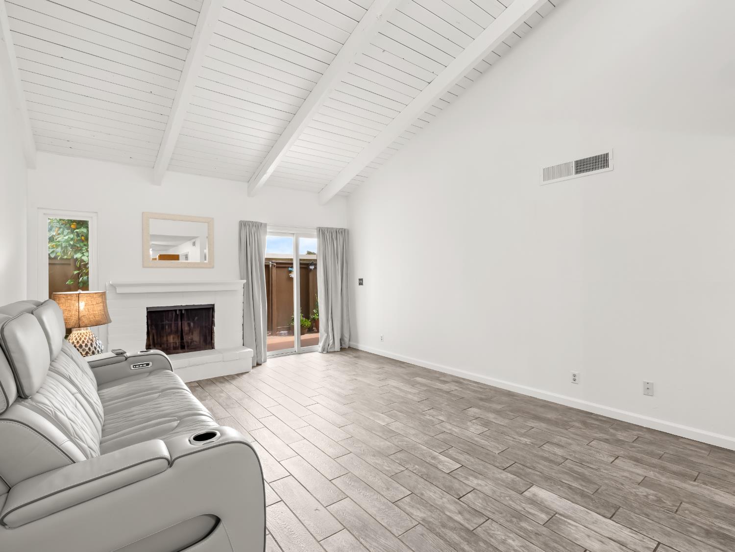 355 W Sierra Ave #110, Fresno, CA 93704