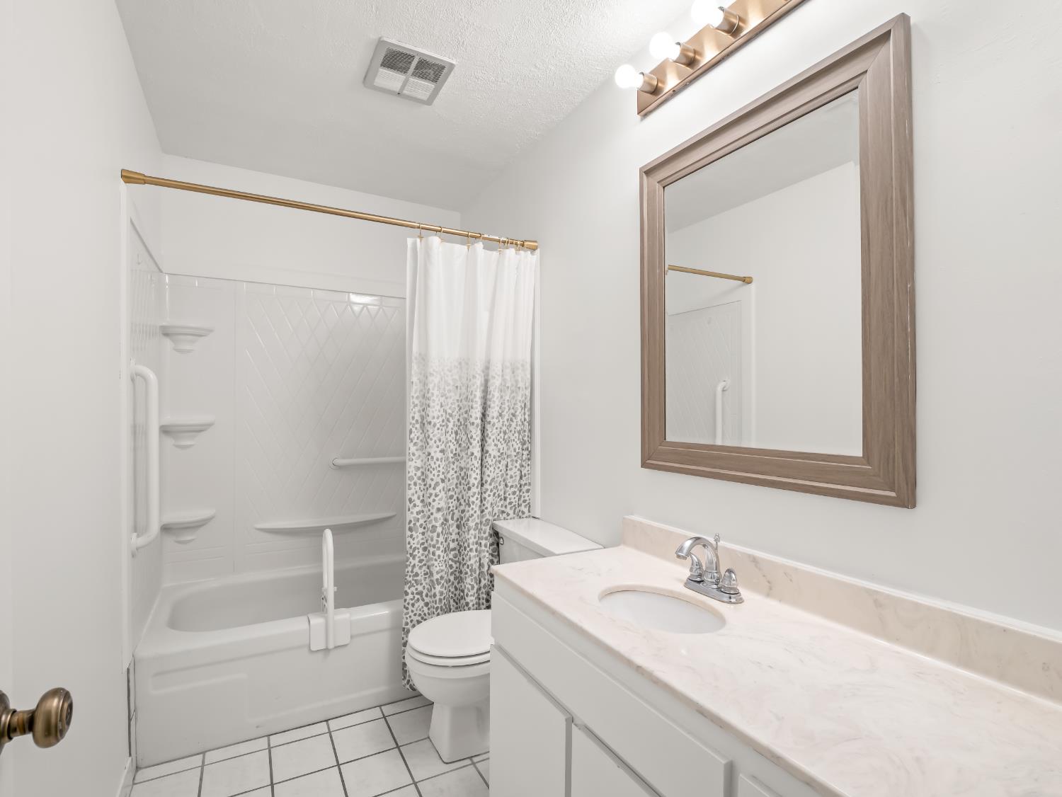 355 W Sierra Ave #110, Fresno, CA 93704