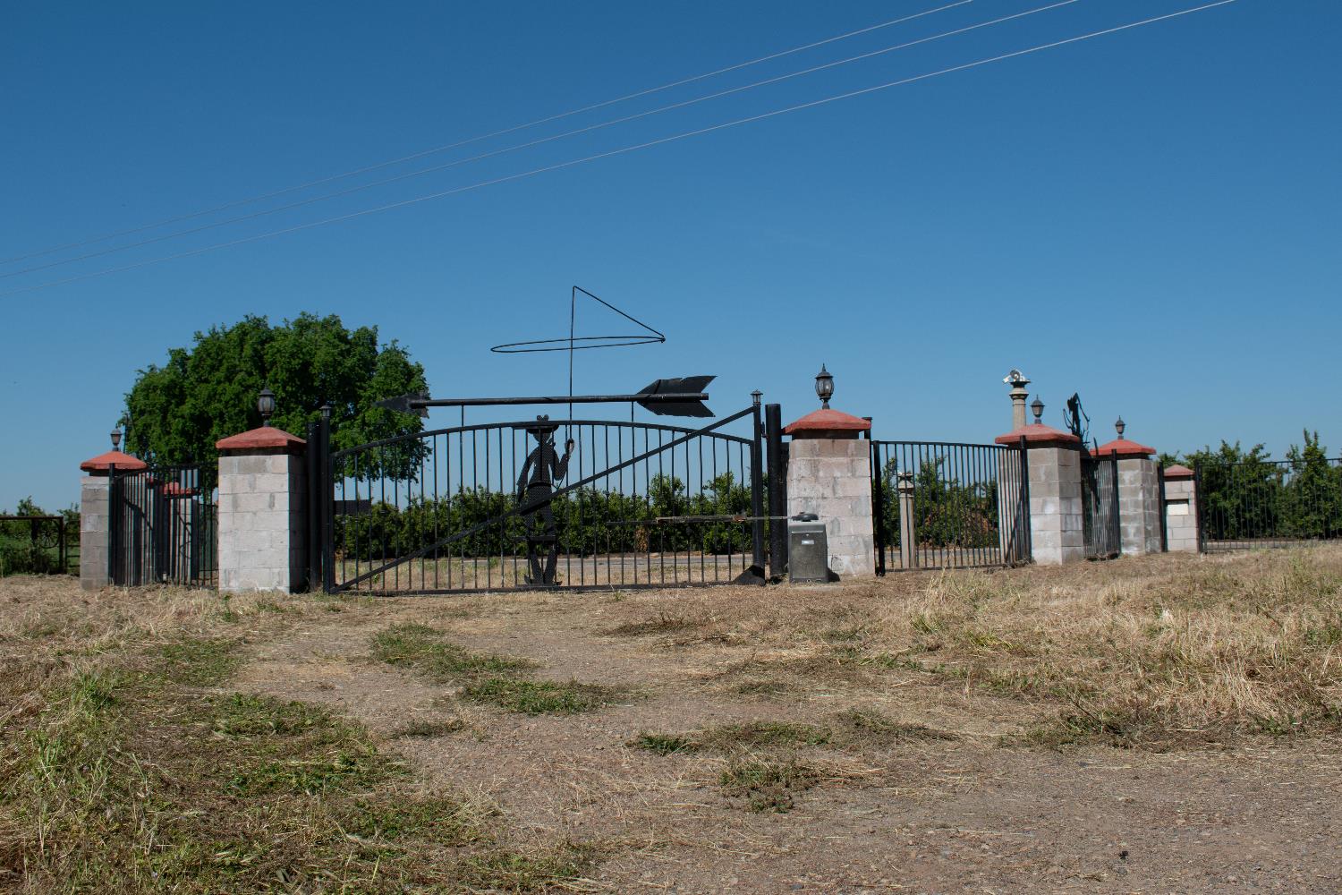 1000 S Rainbow Route, Sanger, CA 93657