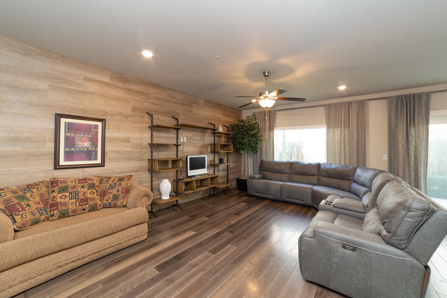 6026 E Fedora Ave, Fresno, CA 93727